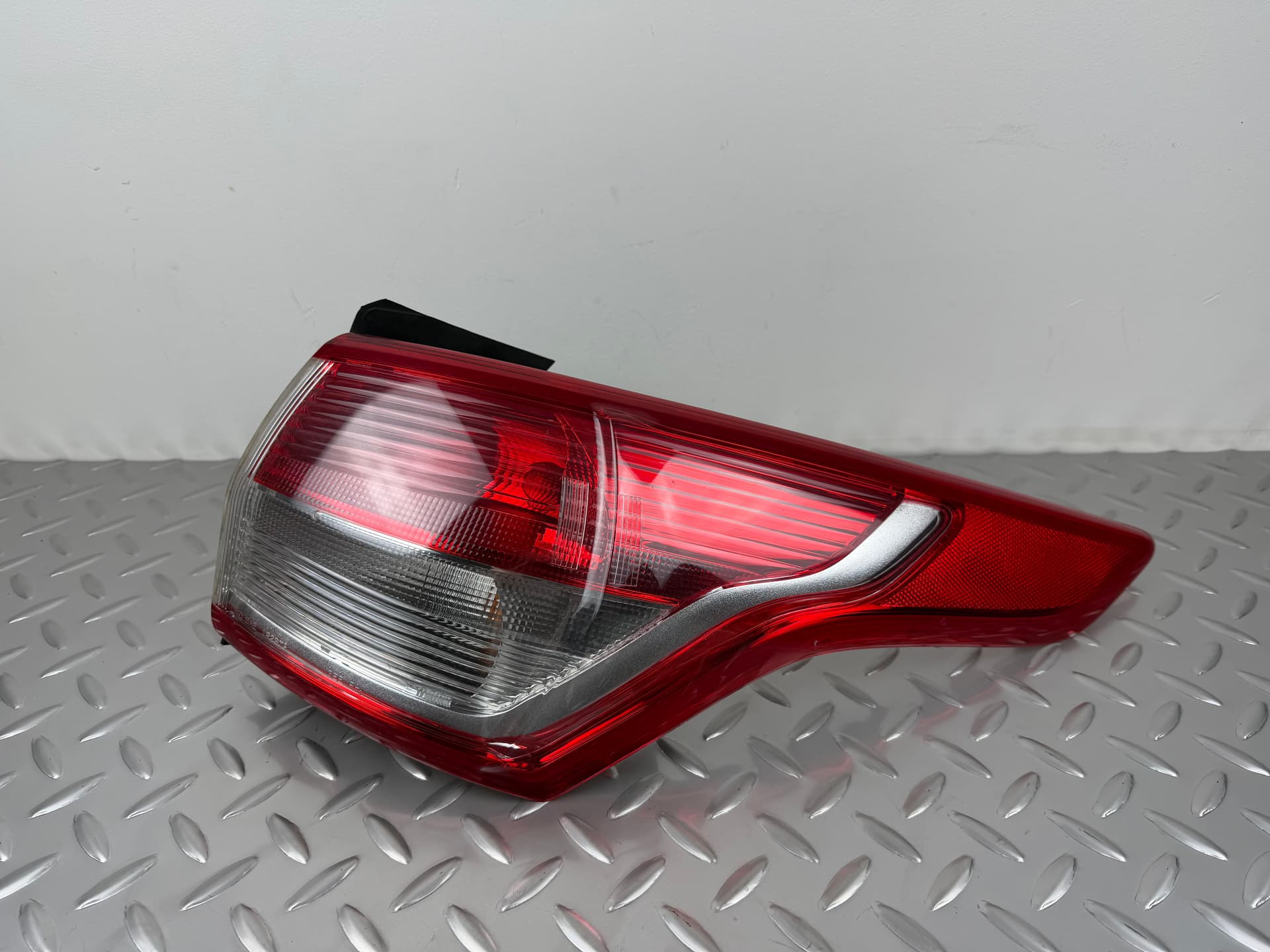 Ліхтар зовнішній крило правий Ford Escape MK3 13-16 - фото 1