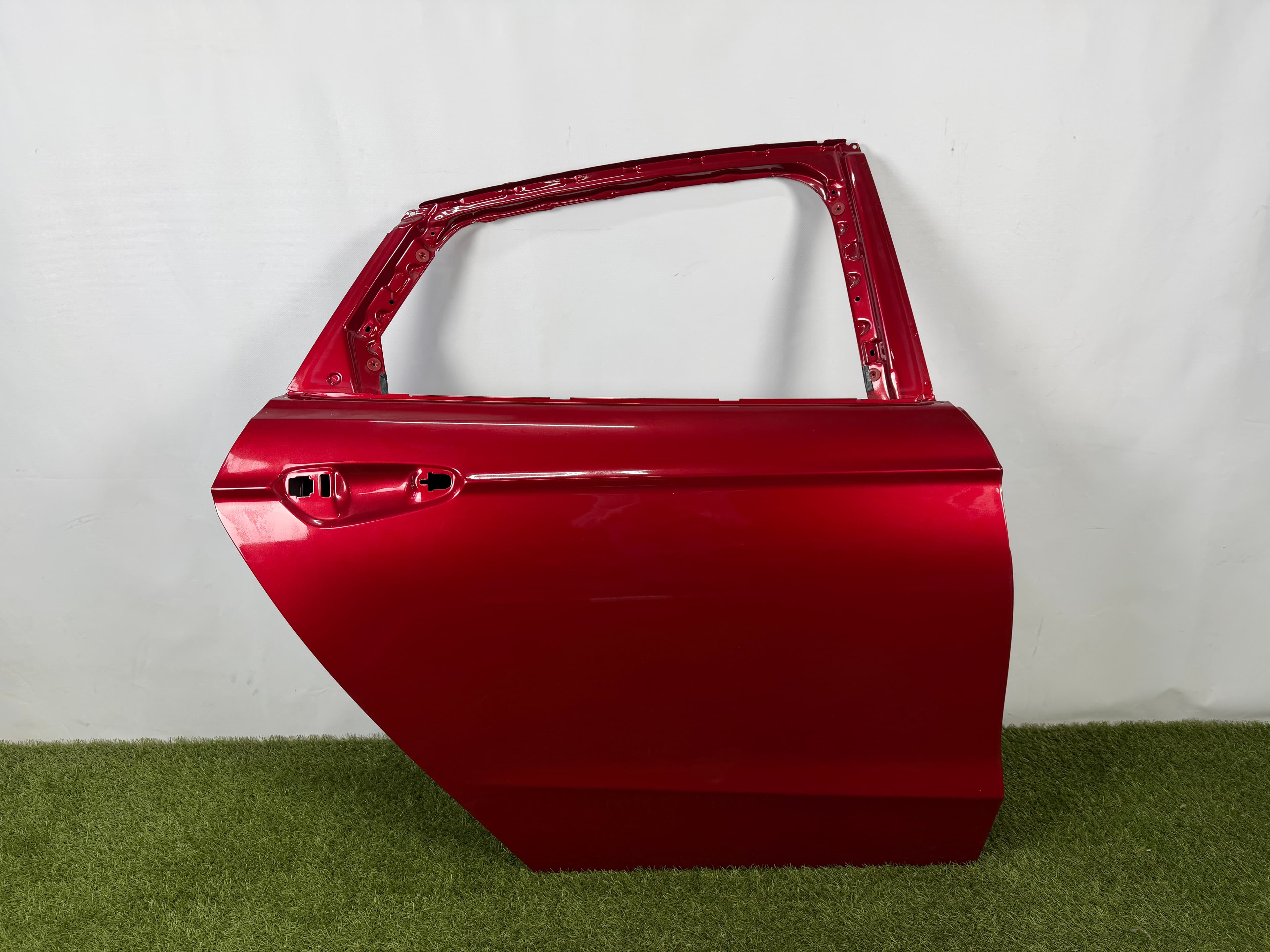 Двері голі задні праві Ford Fusion mk5 13-20 червоний D4