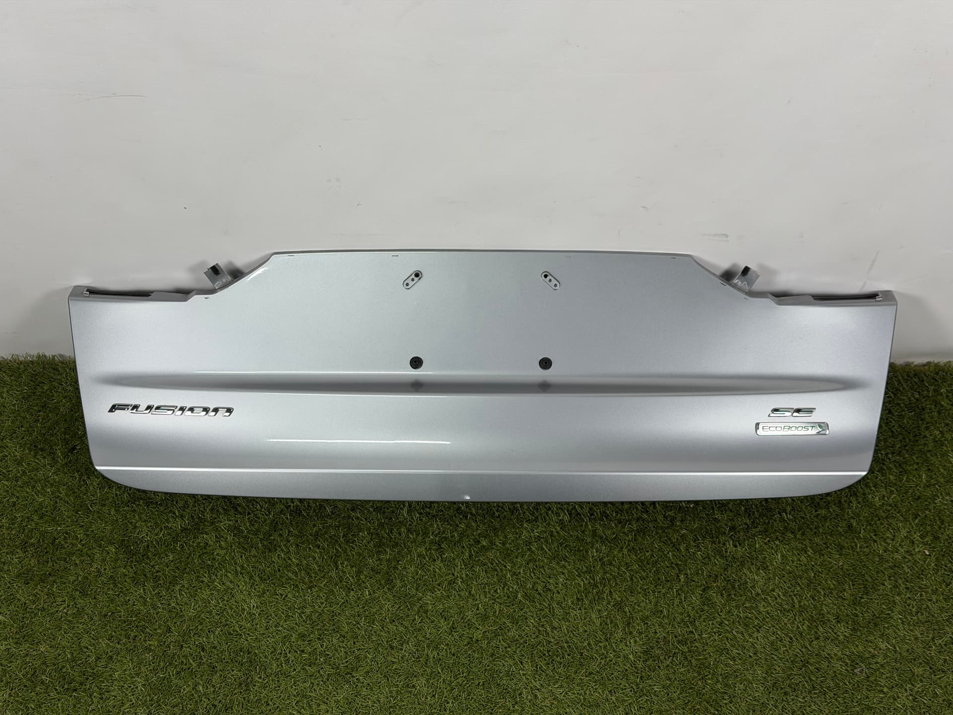 Накладка кришки багажника Ford Fusion mk5 19-20 під номер срібло JS - фото 1