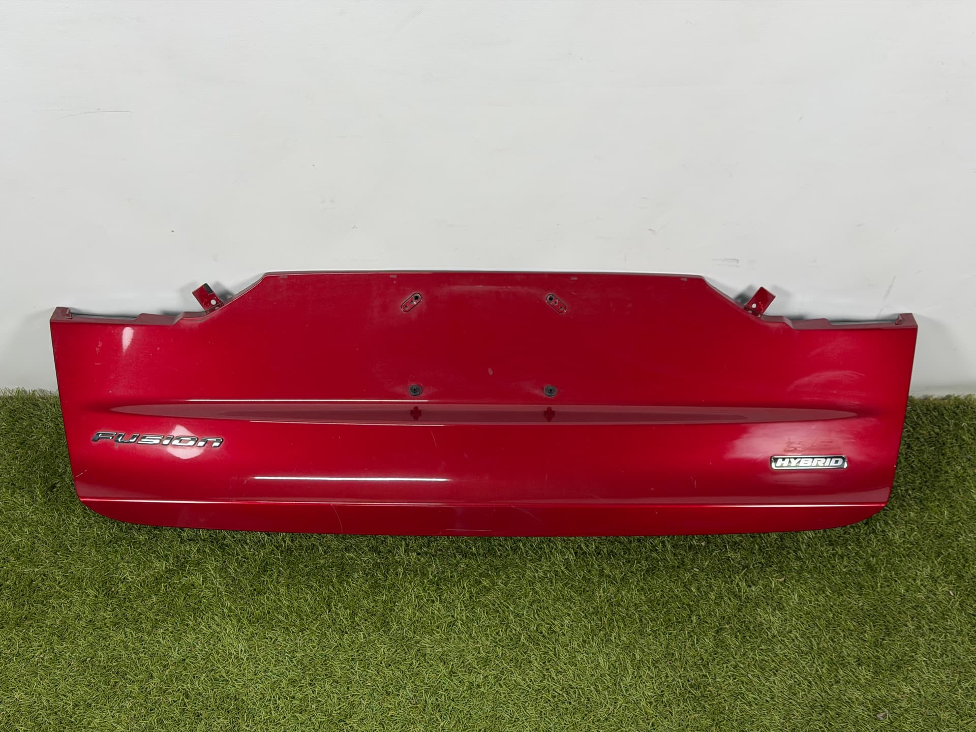 Накладка кришки багажника Ford Fusion mk5 19-20 під номер червоний D4 - фото 1