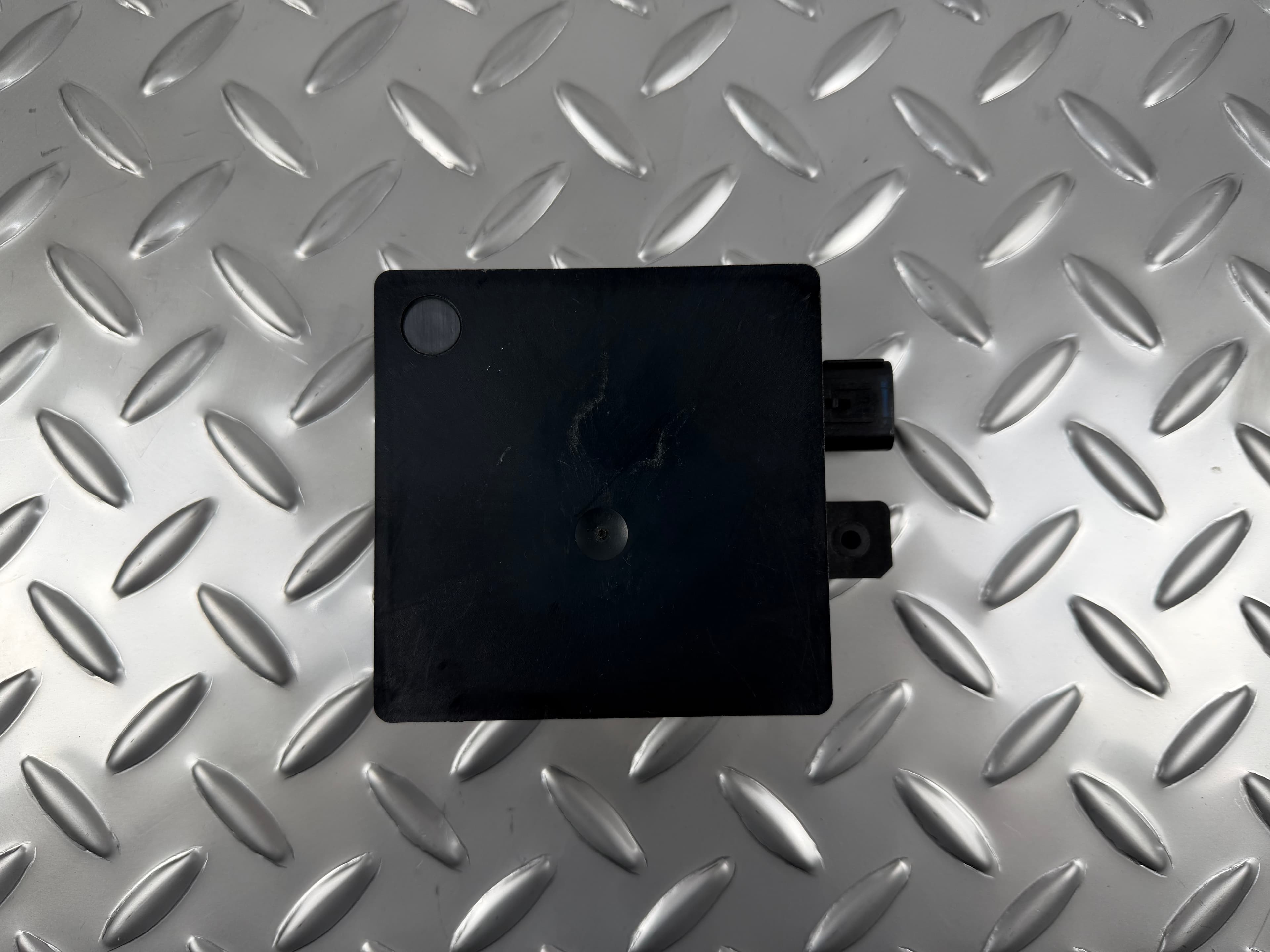 Датчик сліпих зон лівий/правий Ford Escape MK3 13-16