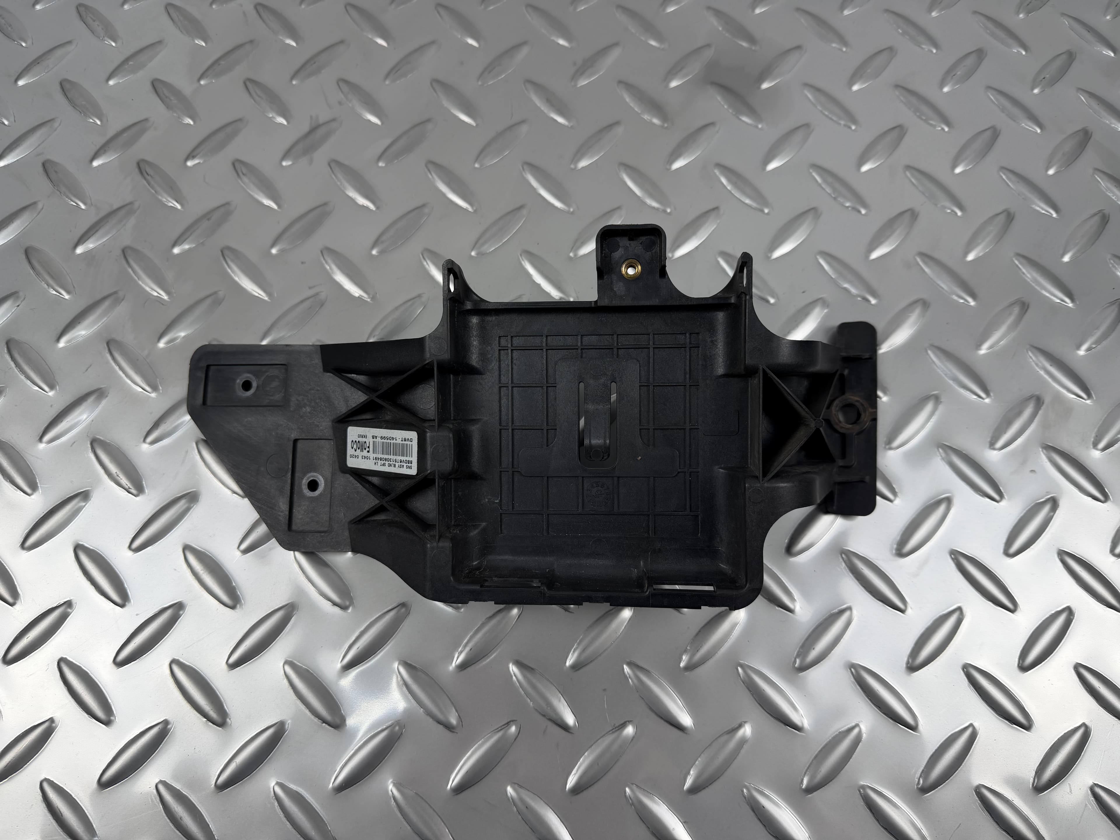 Кріплення датчика сліпих зон ліве Ford Escape MK3 13-16