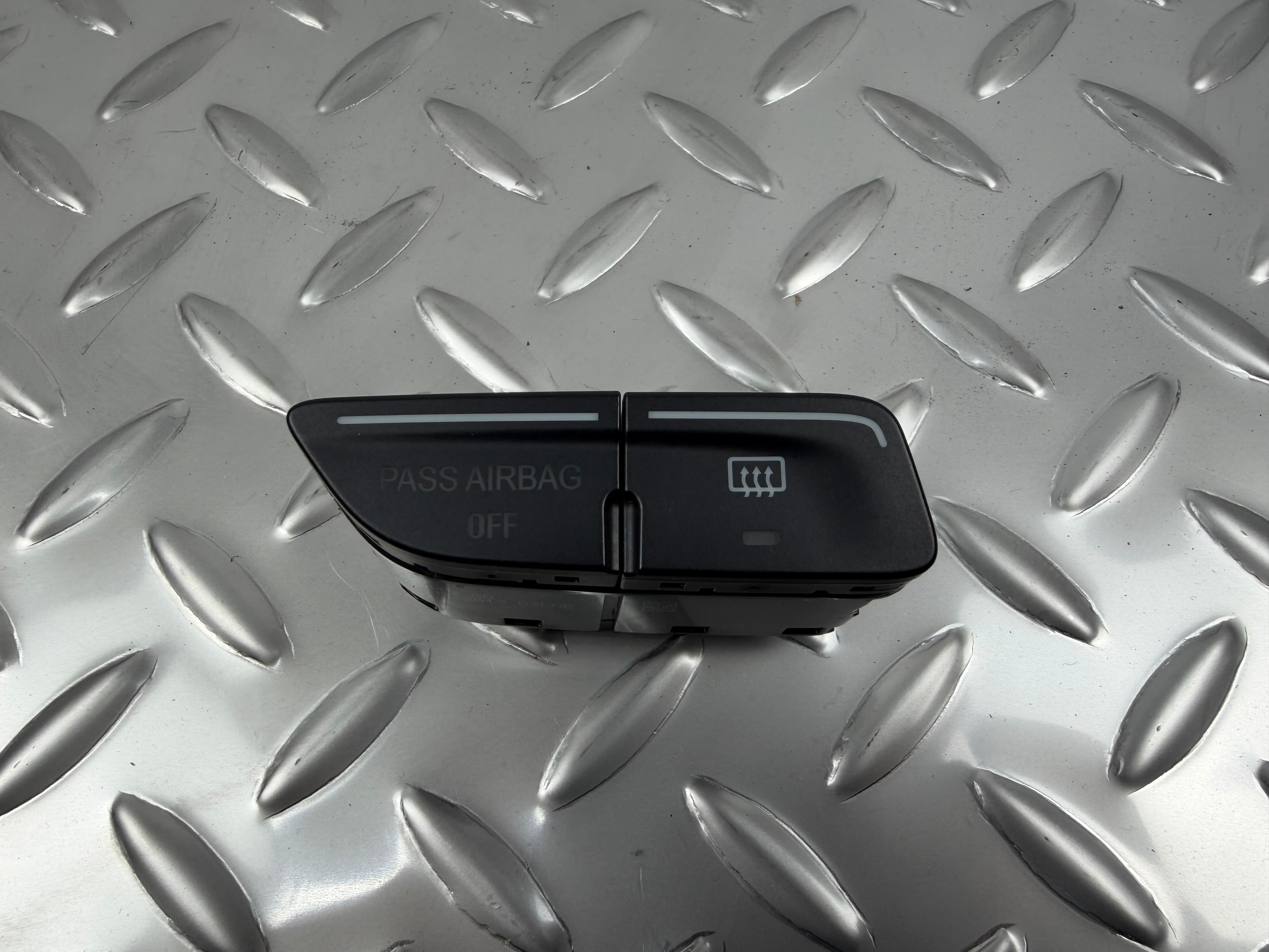 Кнопка підігріву заднього скла Ford Escape MK3 13-16