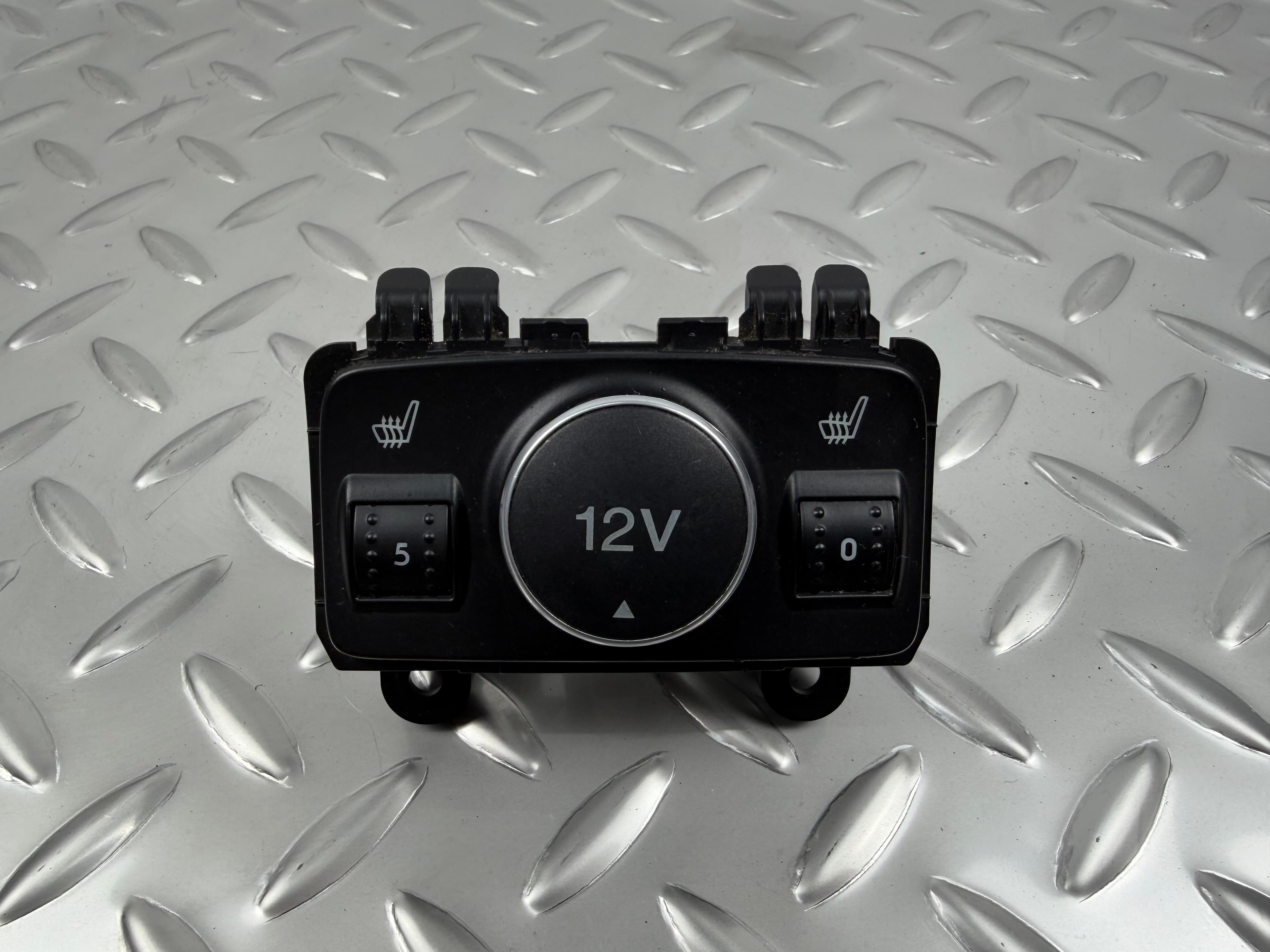 Кнопки керування підігрівом сидінь Ford Escape MK3 13-16 з прикурювачем