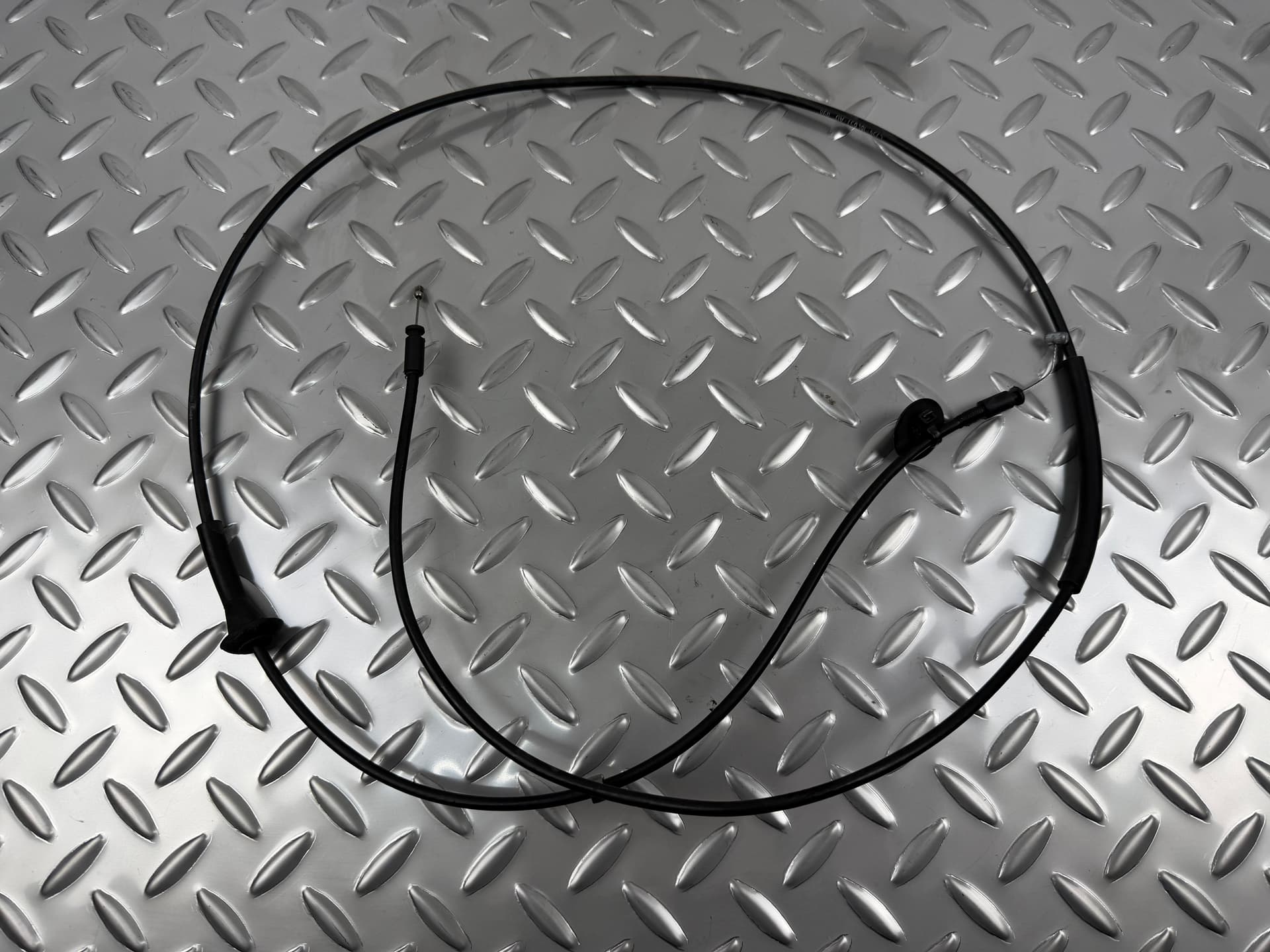 Трос відкриття замку капота Ford Escape MK3 13-19 - фото 1