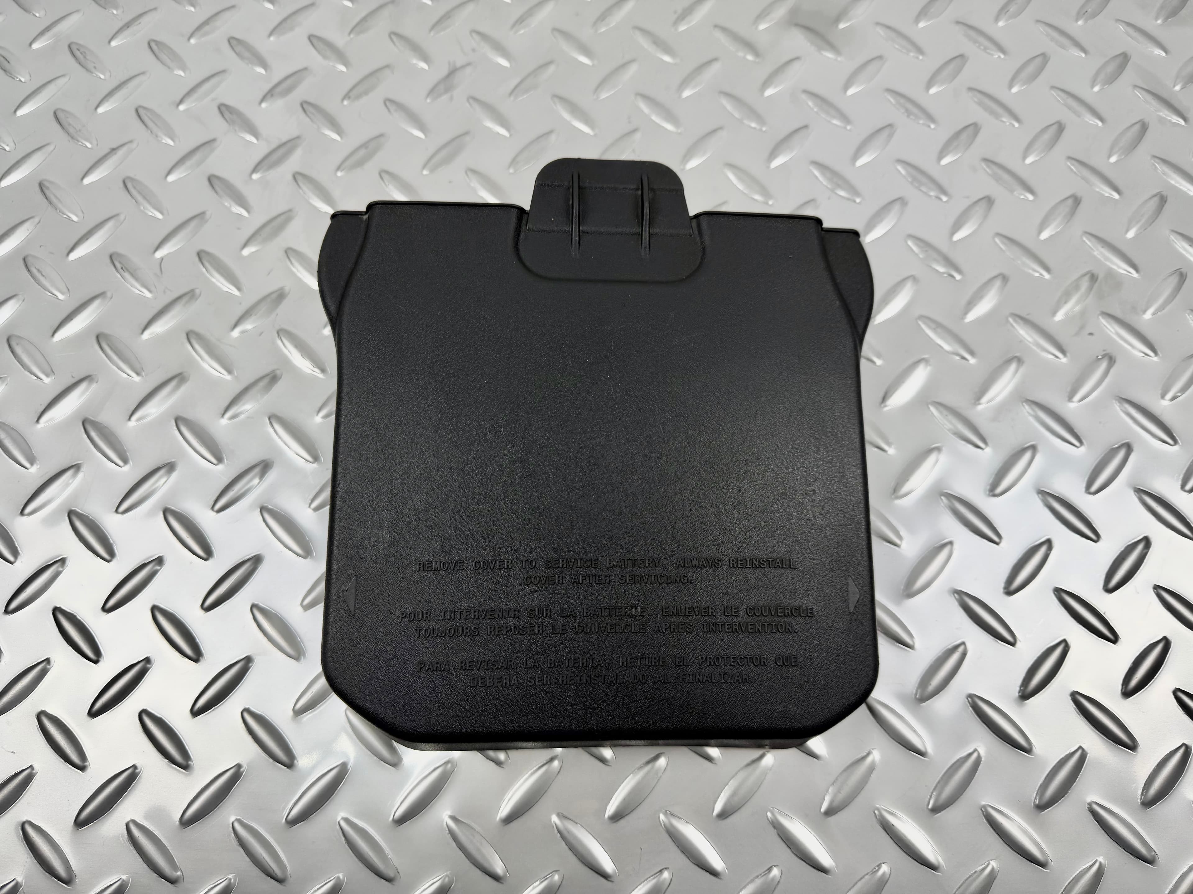 Кришка корпусу АКБ передня Ford Escape MK3 13-19