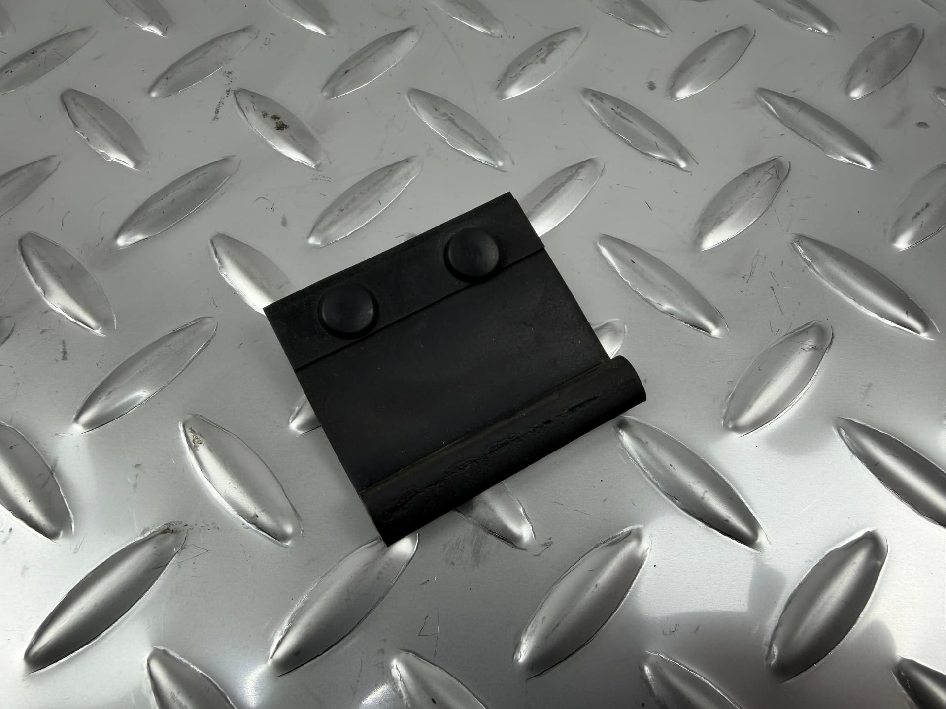 Ущільнювач капота Ford Escape MK3 13-19 - фото 1