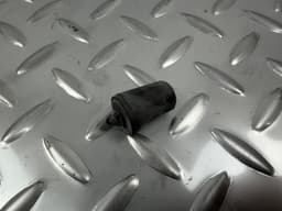 Відбійник капота Ford Escape MK3 13-19 на капоті - превью 1