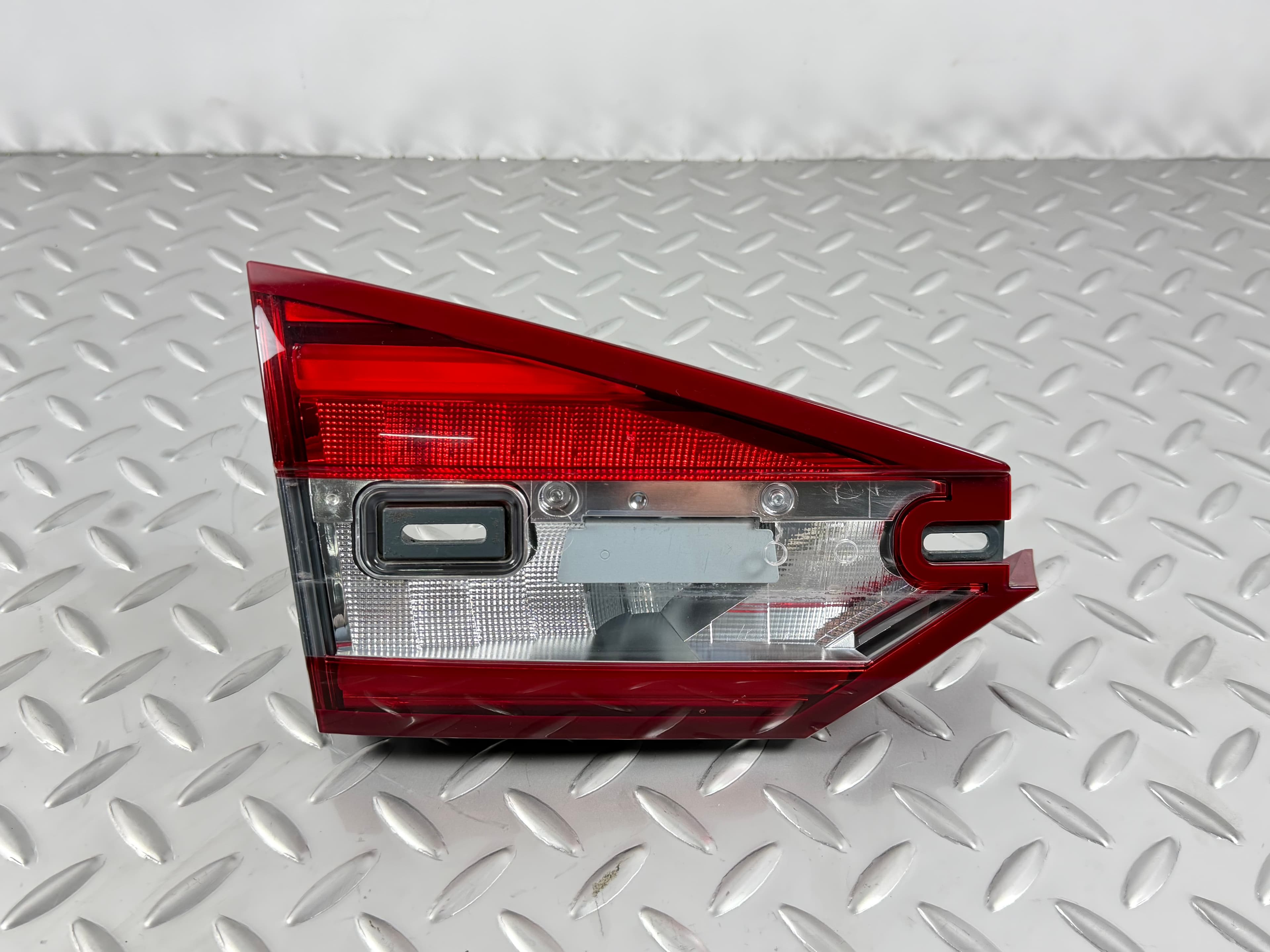 Ліхтар внутрішній кришка багажника лівий Ford Fusion mk5 17-18 LED