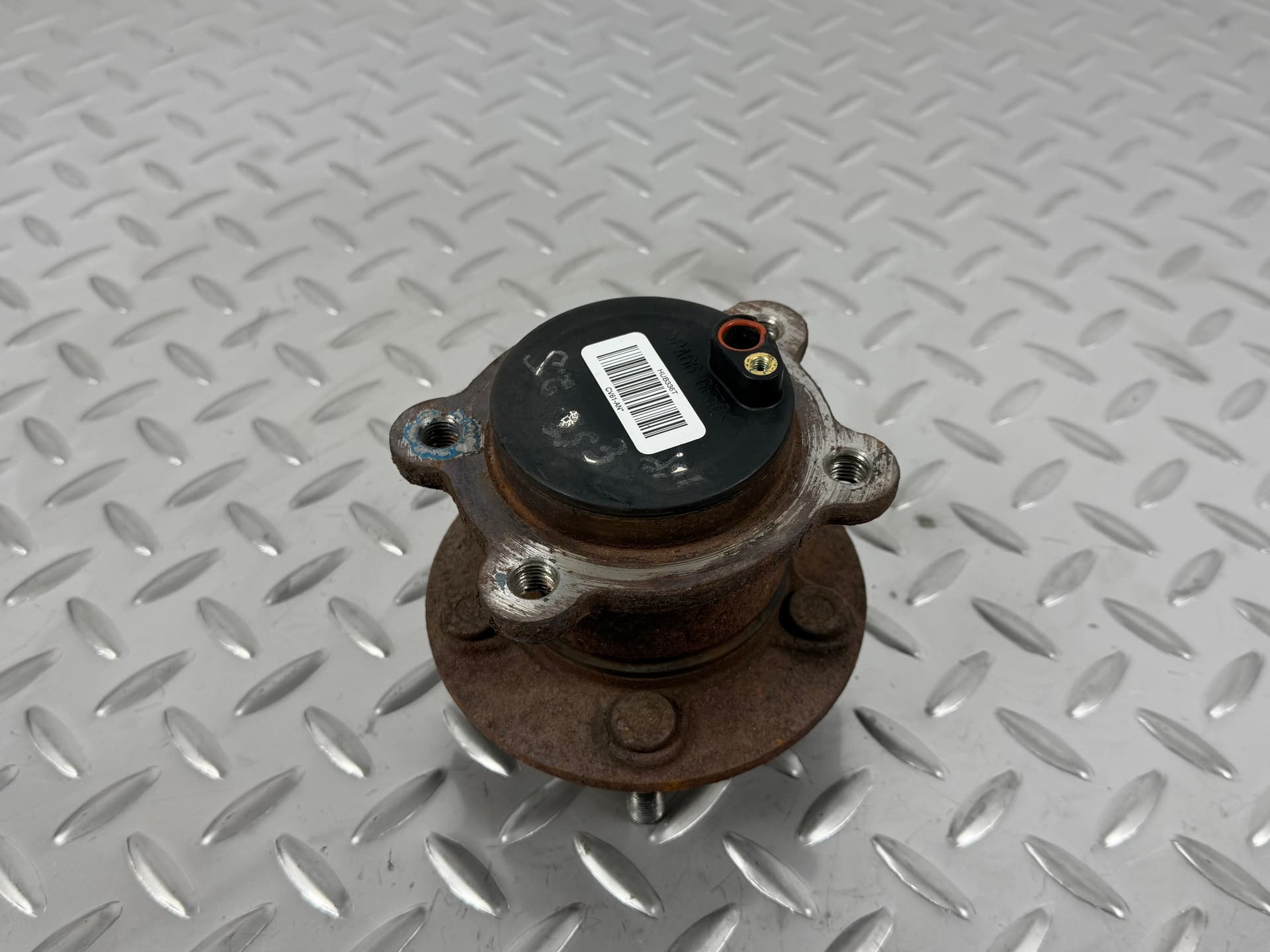 Ступиця задня ліва Ford Escape MK3 13-19 FWD - фото 1