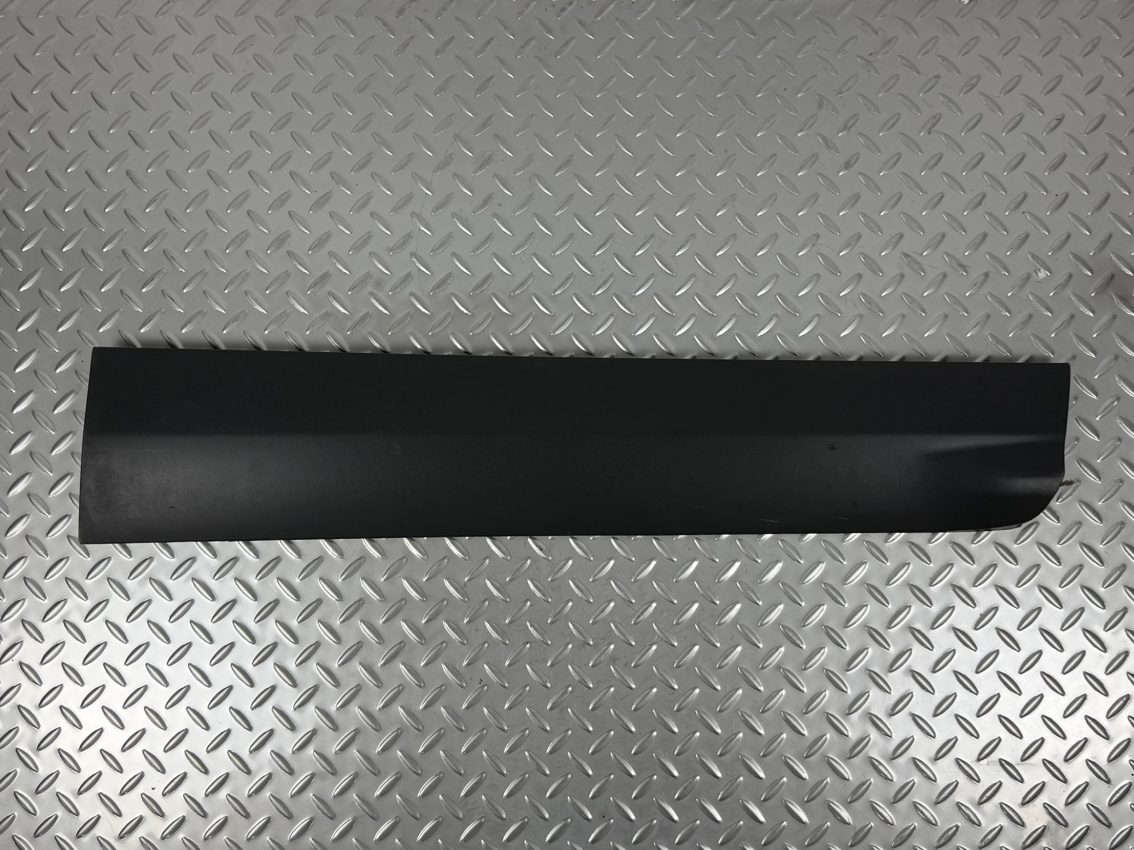 Накладка дверей нижня передня права Ford Escape MK3 13-16