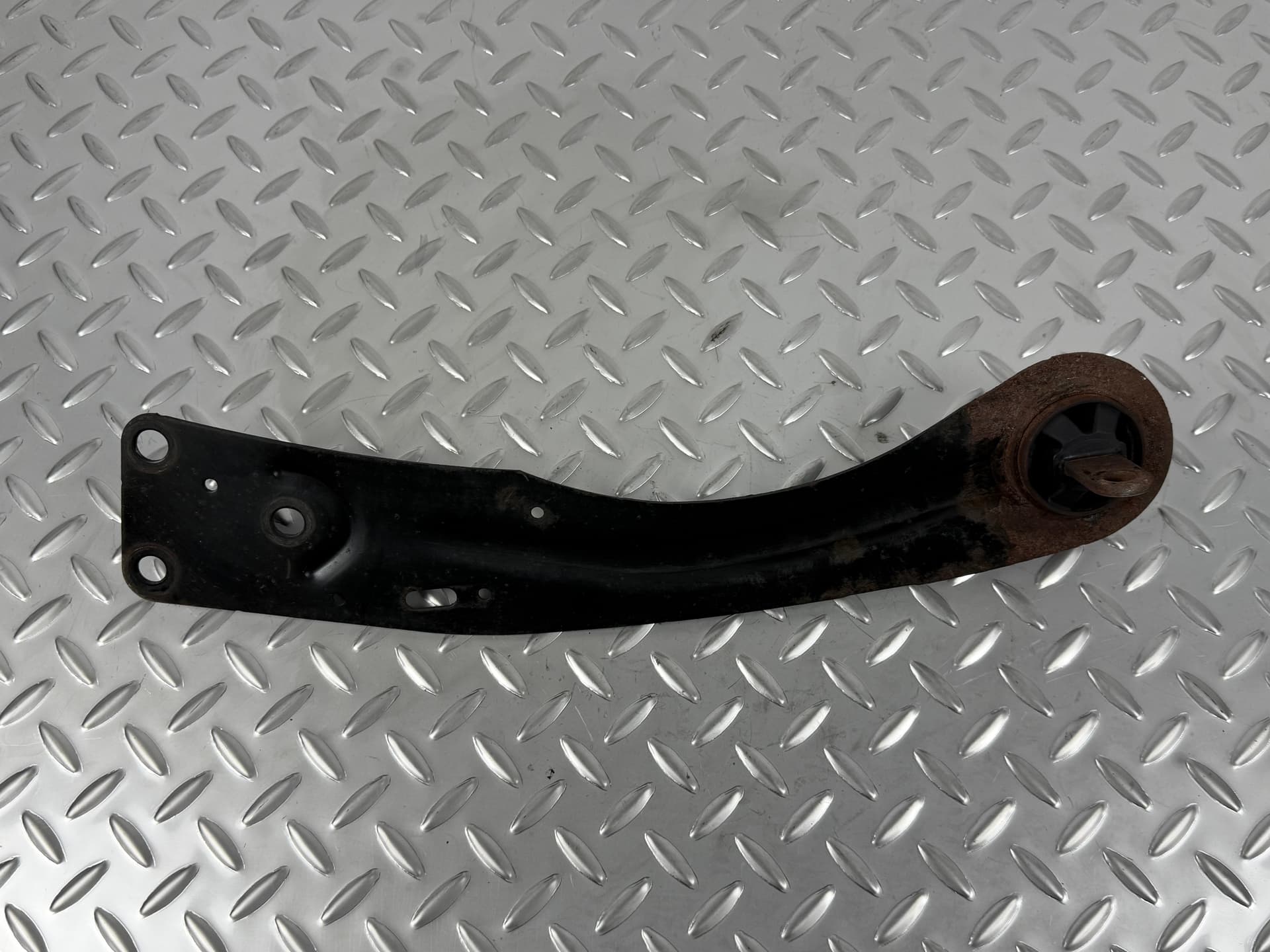 Важіль задній лівий Ford Escape MK3 13-19 цілі сайлентблоки, іржавий - фото 1