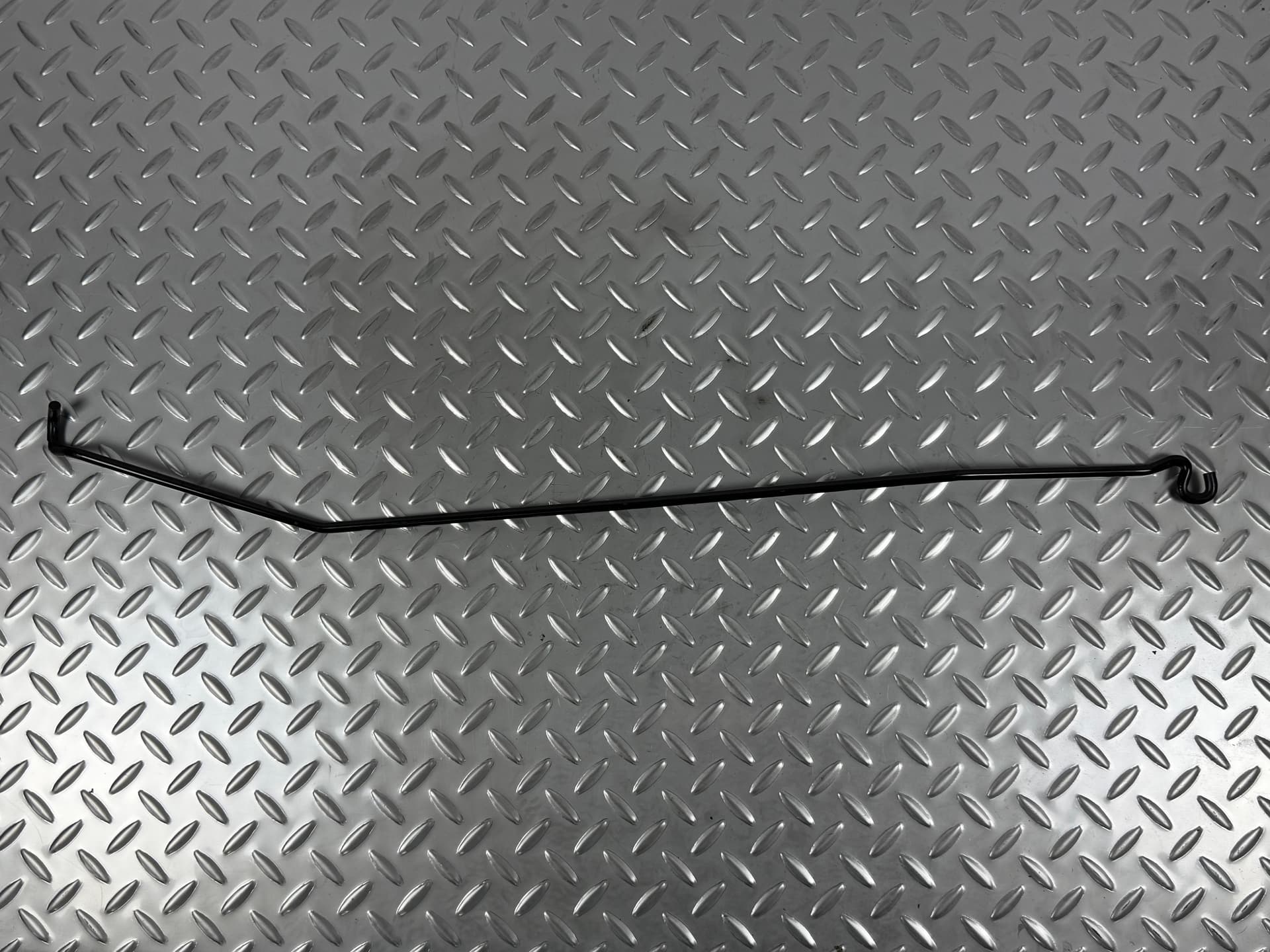 Опора упор капота Ford Escape MK3 13-19 - фото 1