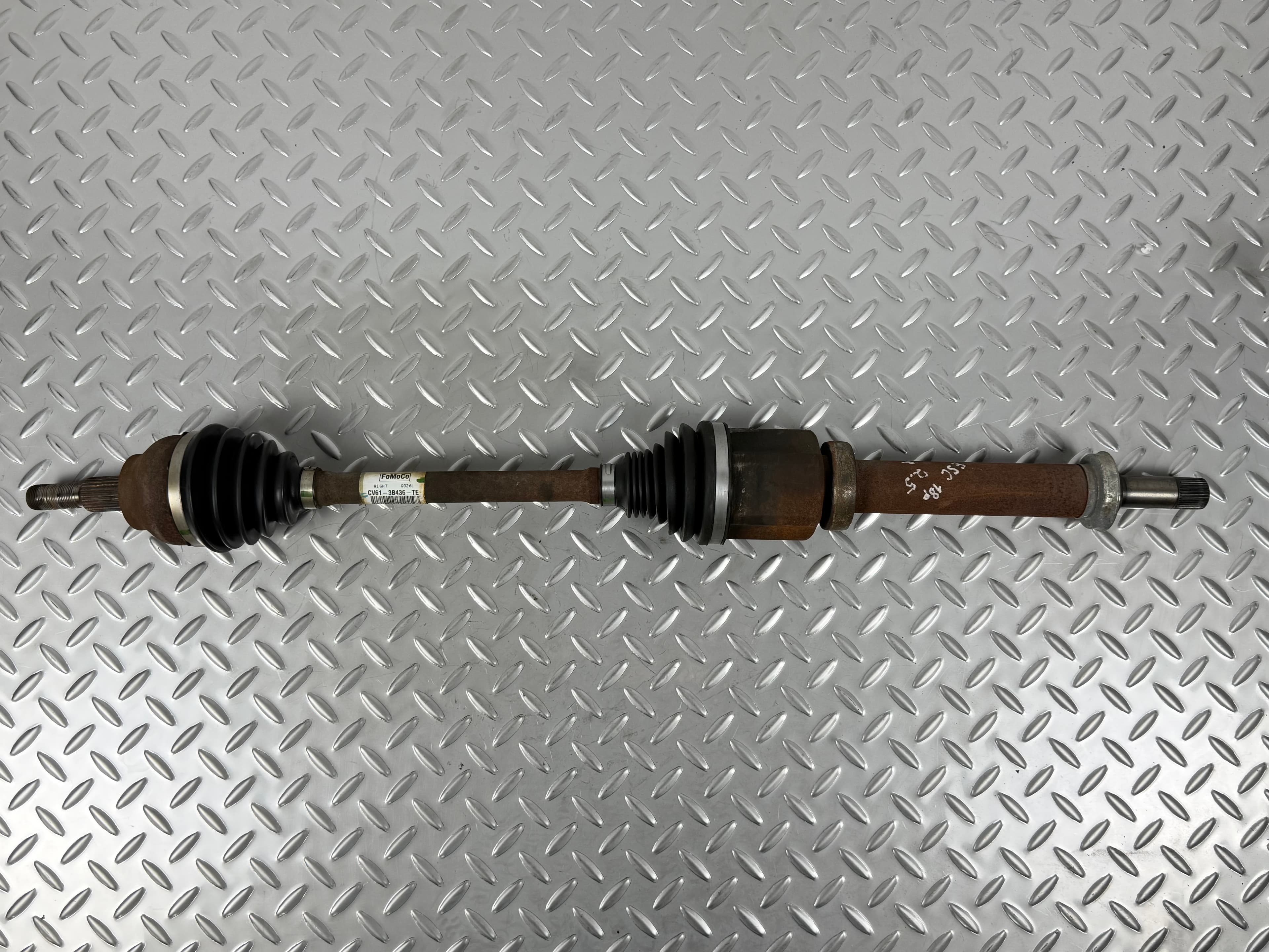 Привід піввісь передня права Ford Escape MK3 13-19 2.5