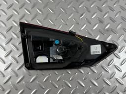 Ліхтар внутрішній кришка багажника правий Ford Fusion mk5 19-20 галоген+LED з хромом - превью 4